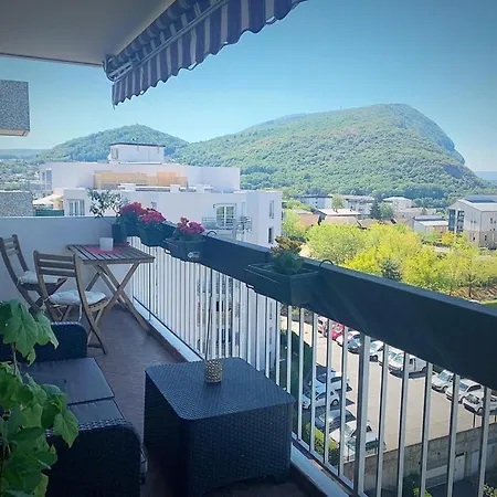 Appartement T1 Proche De Genève - Parking, Zone Calme Et Bien Desservie - Belle Vue